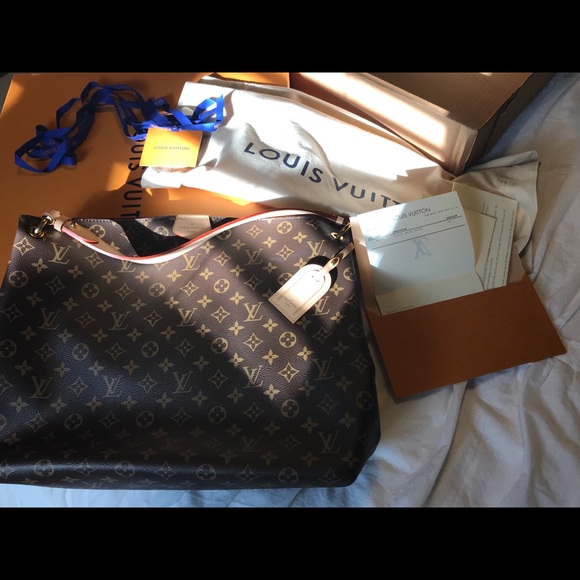Louis Vuitton Graceful Monogram Pivoine Interior - Picture 3 of 8